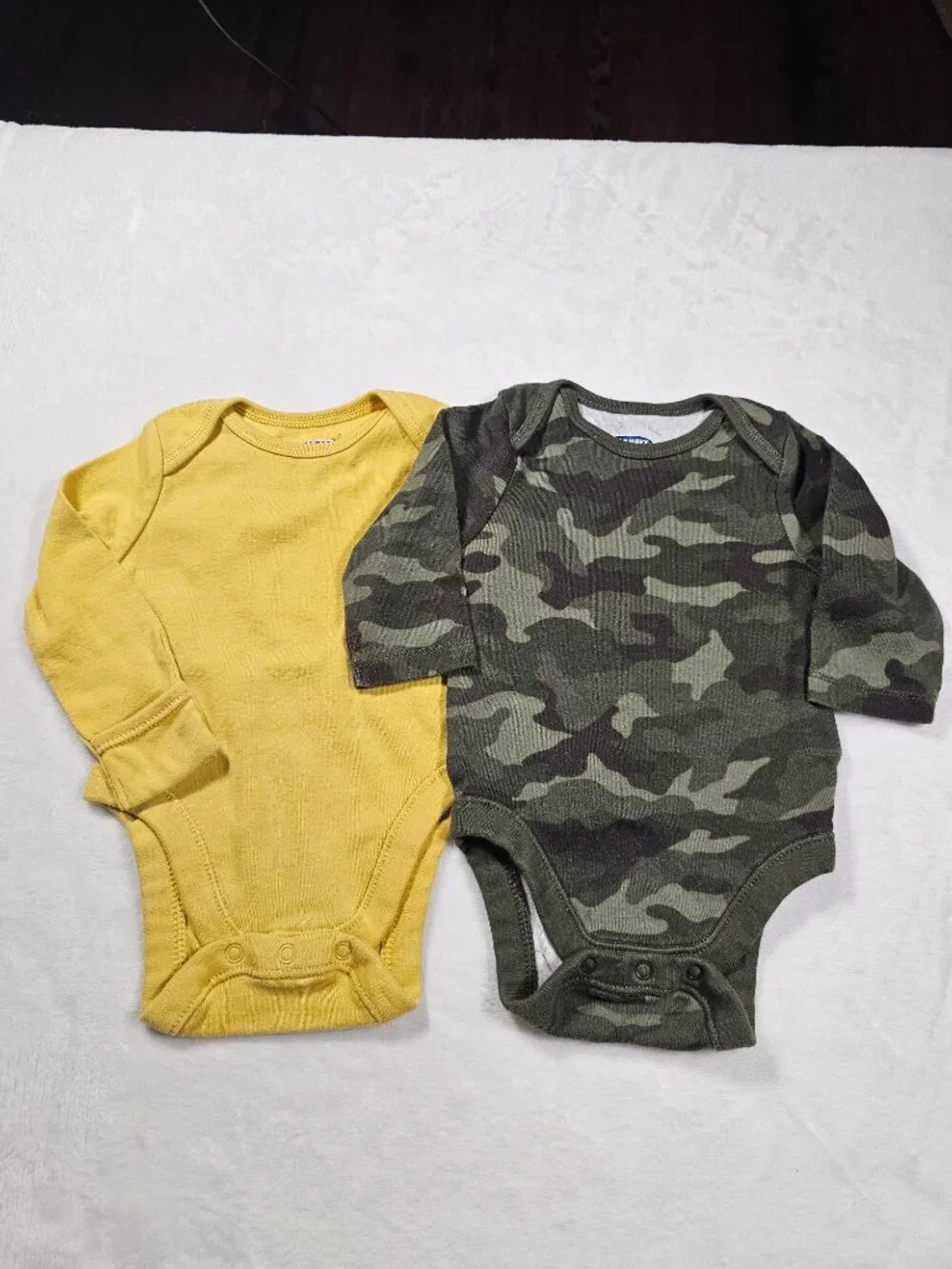 Old Navy Baby Boy Outfit Bundle 0-3M Camo Bodysuits Animal Sleeper